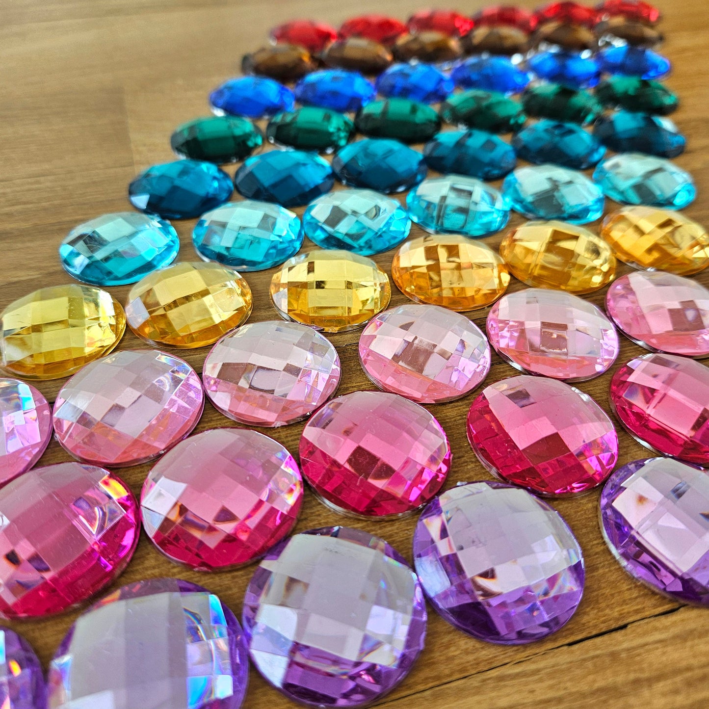 60 Sparkling Round Jewels