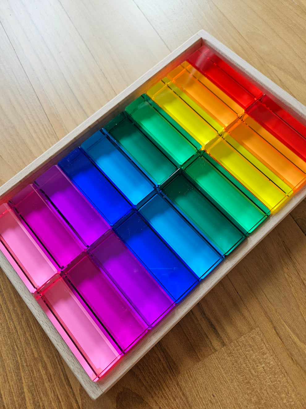 20 Lucite Columns™ (Rainbow) – Playful Little Hearts