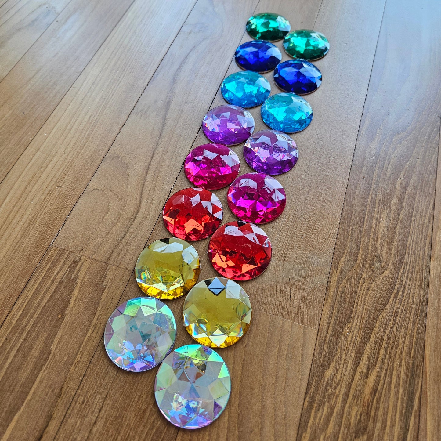 16 Large Round Jewels