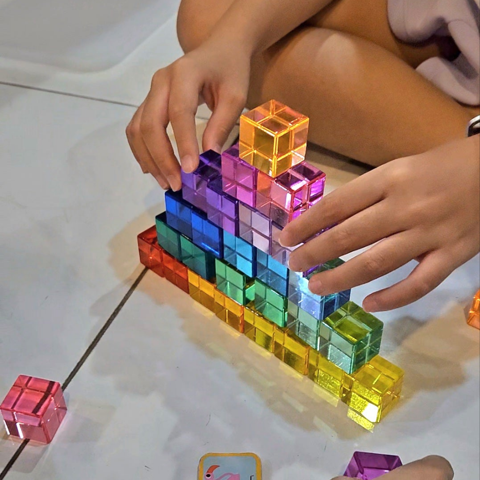 60 Rainbow-coloured Lucite Cube Blocks