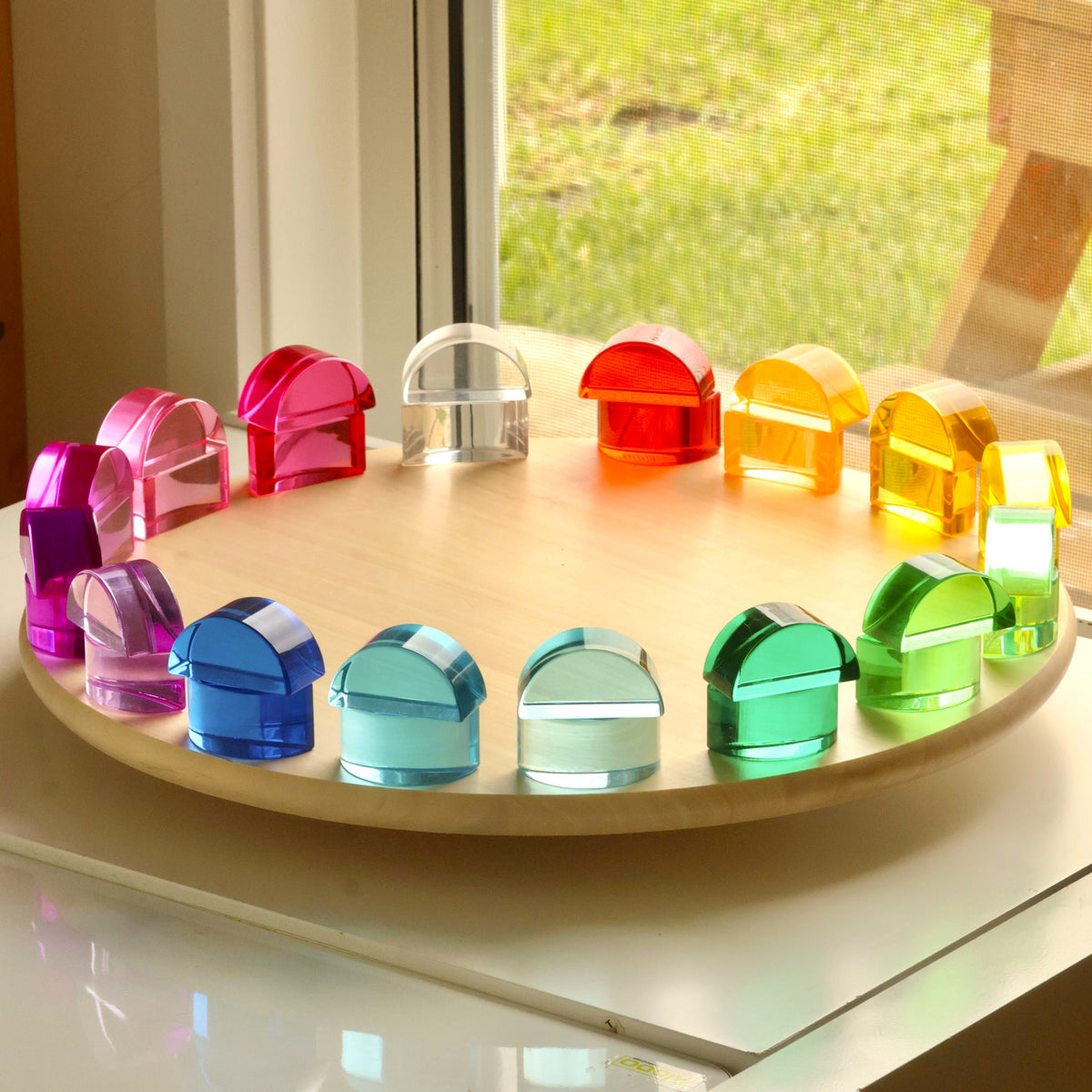 32 Lucite Semicircles™