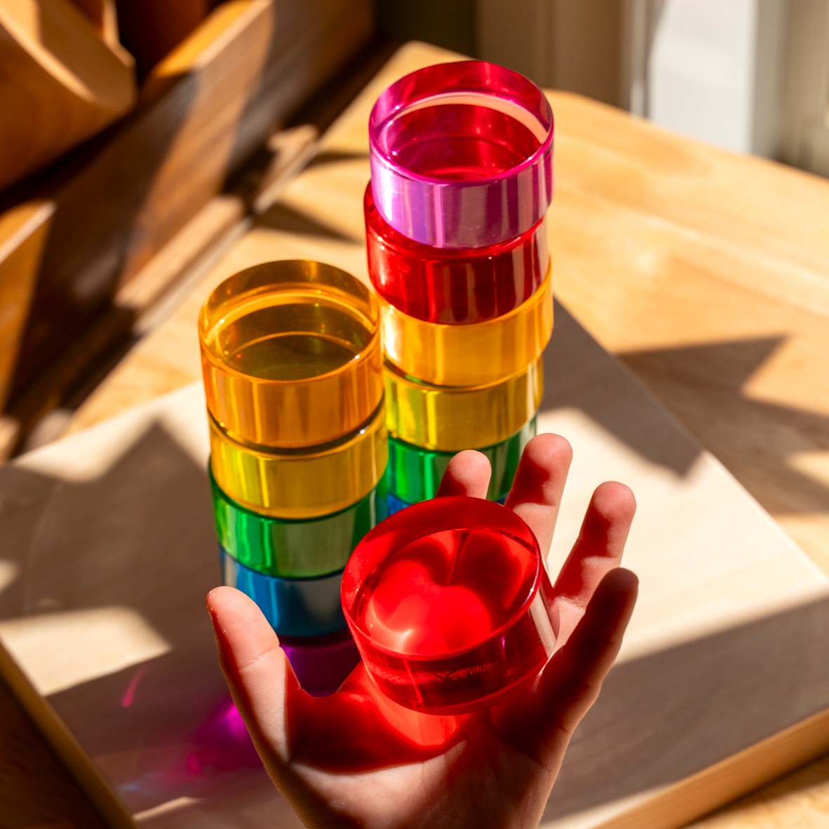 16 Majestic Lucite Rounds™