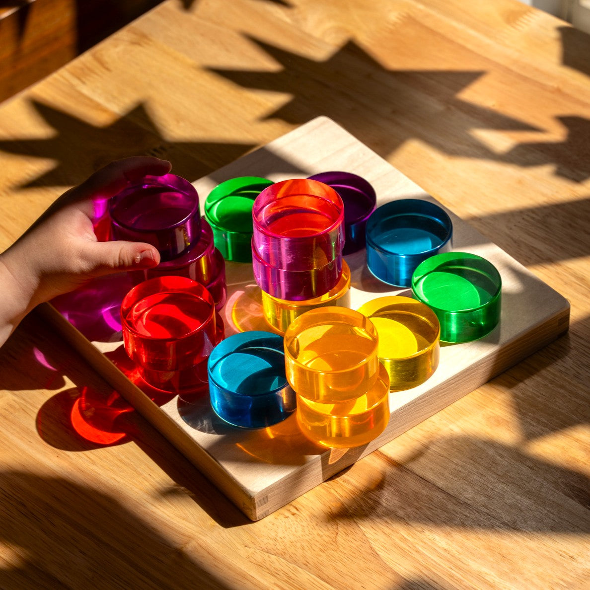 16 Majestic Lucite Rounds™