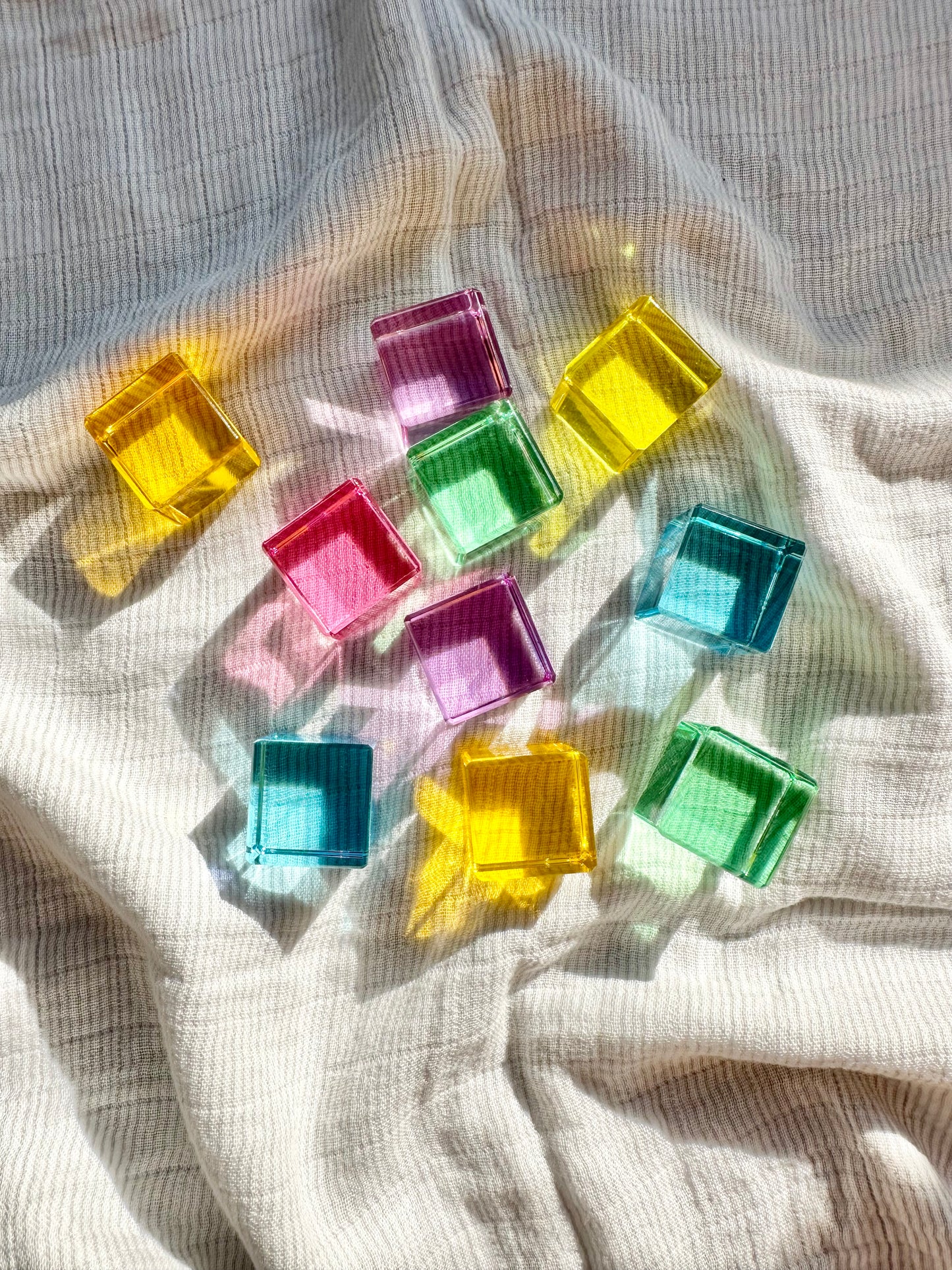 60 Rainbow-coloured Lucite Cube Blocks