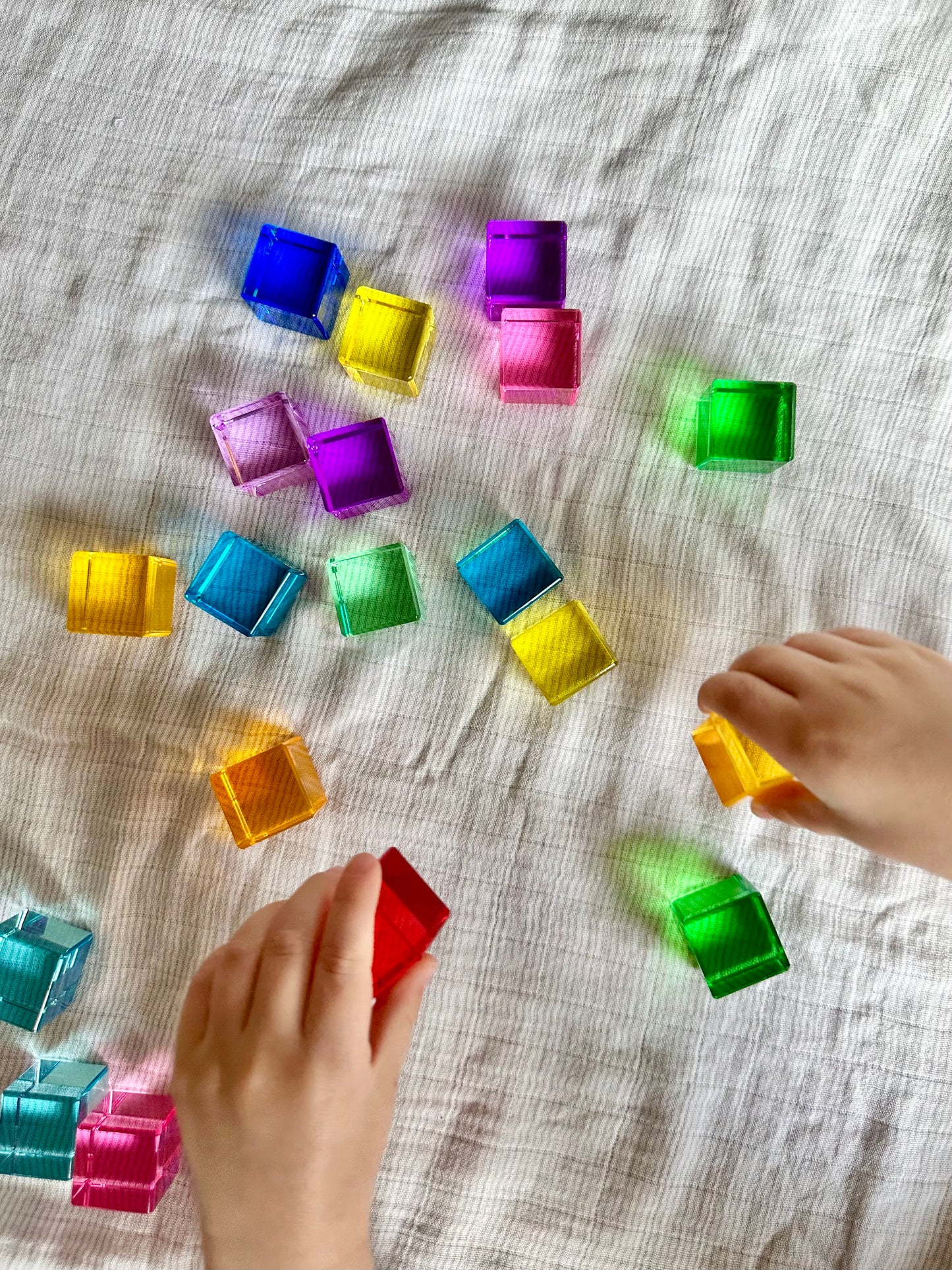 60 Rainbow-coloured Lucite Cube Blocks