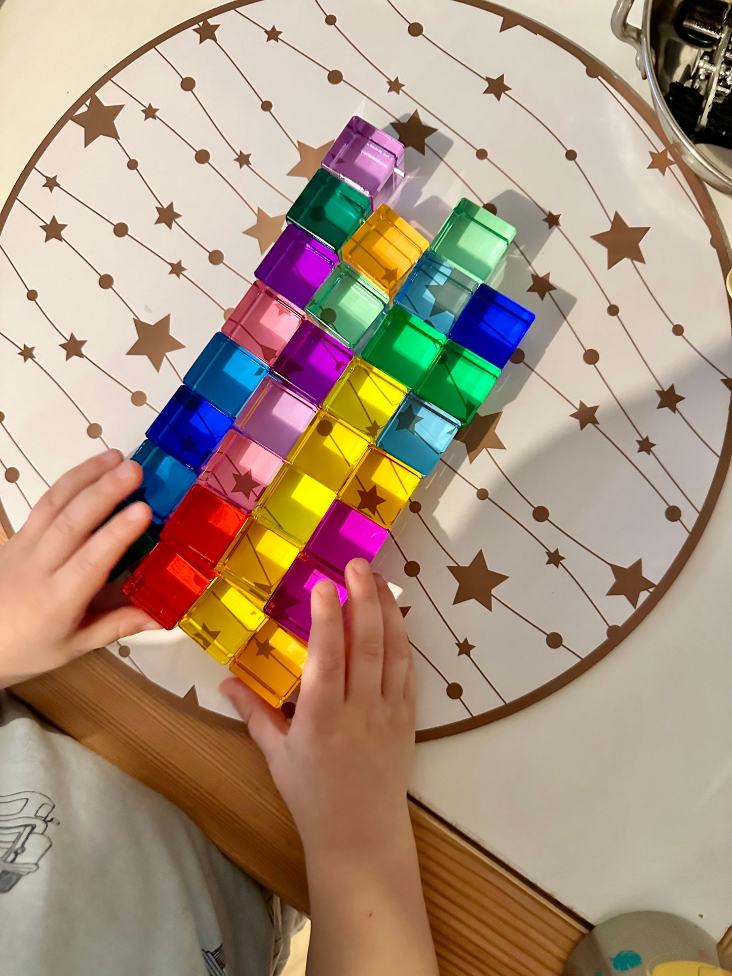 60 Rainbow-coloured Lucite Cube Blocks