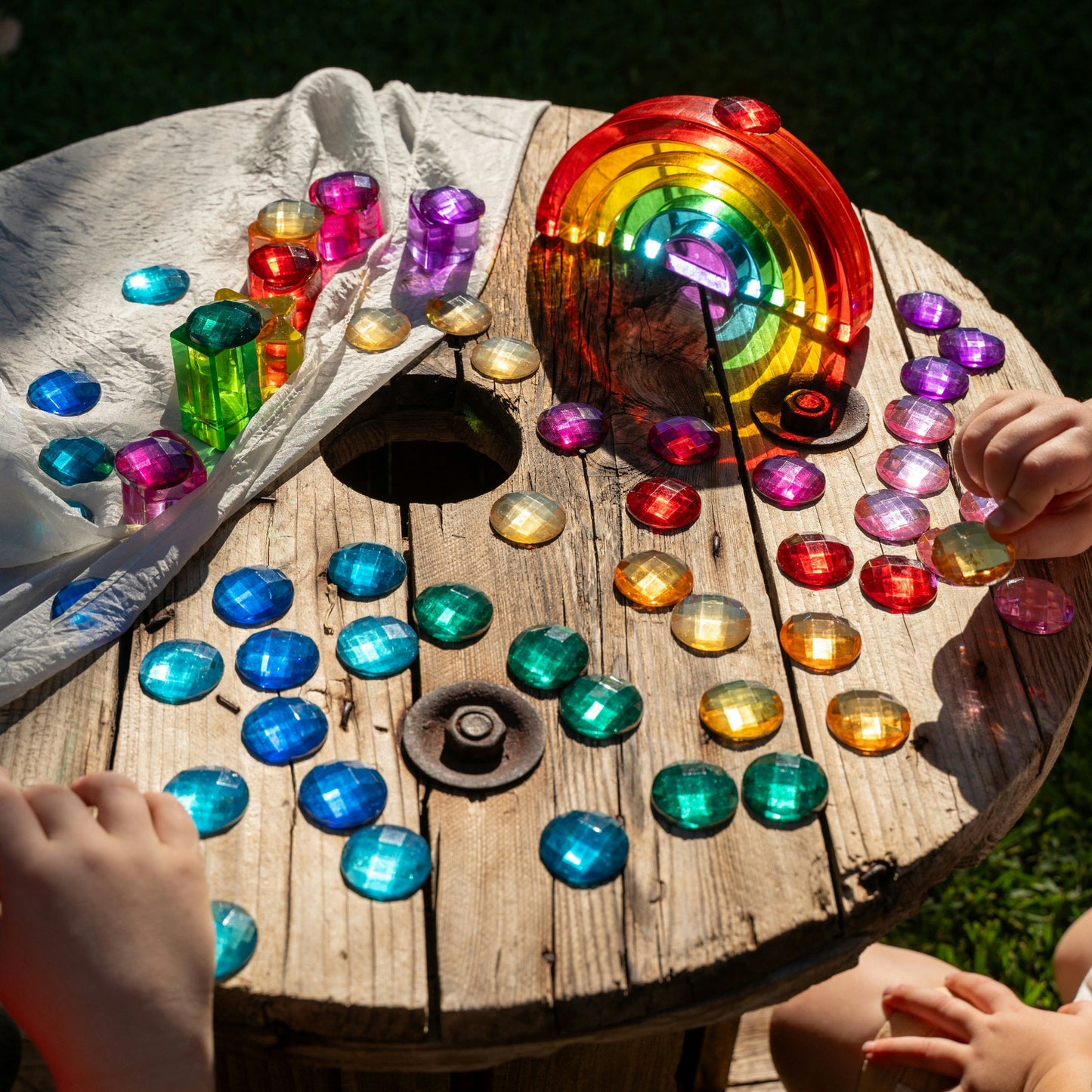 60 Sparkling Round Jewels